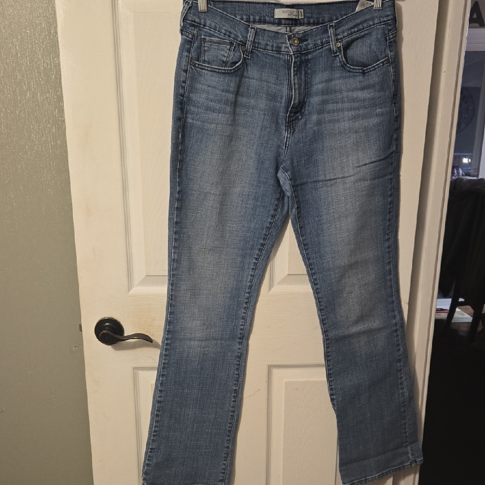 Levi's Women's 515 Light Blue Boot Cut Jeans 14L